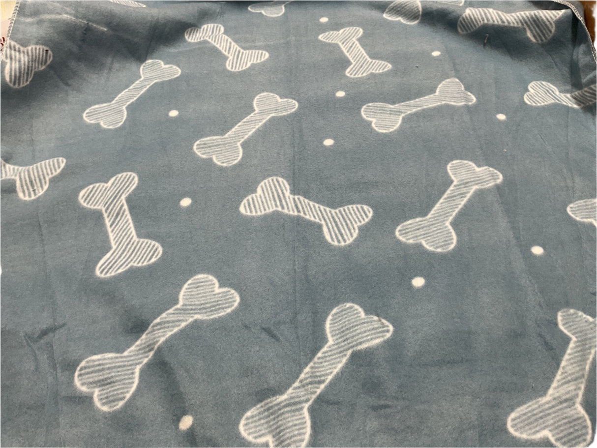 27" x 40" Assorted Pattern Cozy Pet Blanket