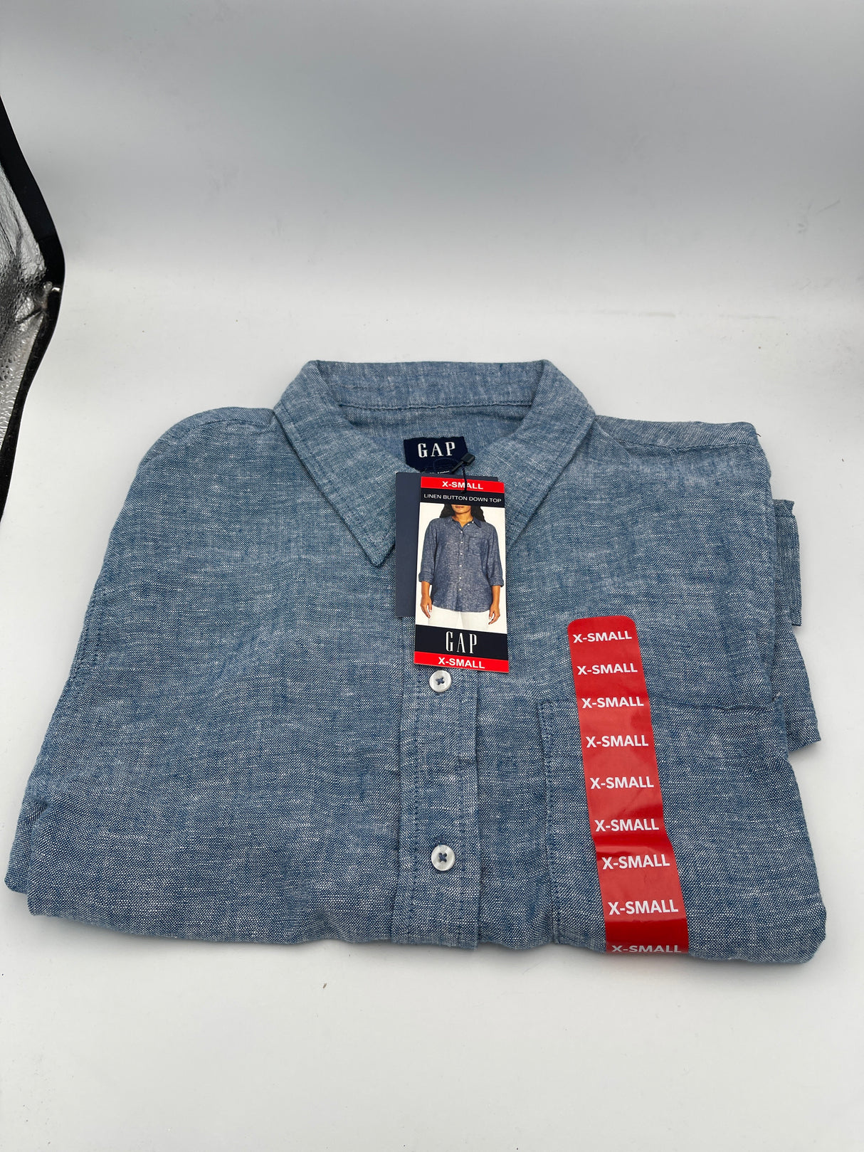 Women's Gap Long Sleeve Button Up Shirt