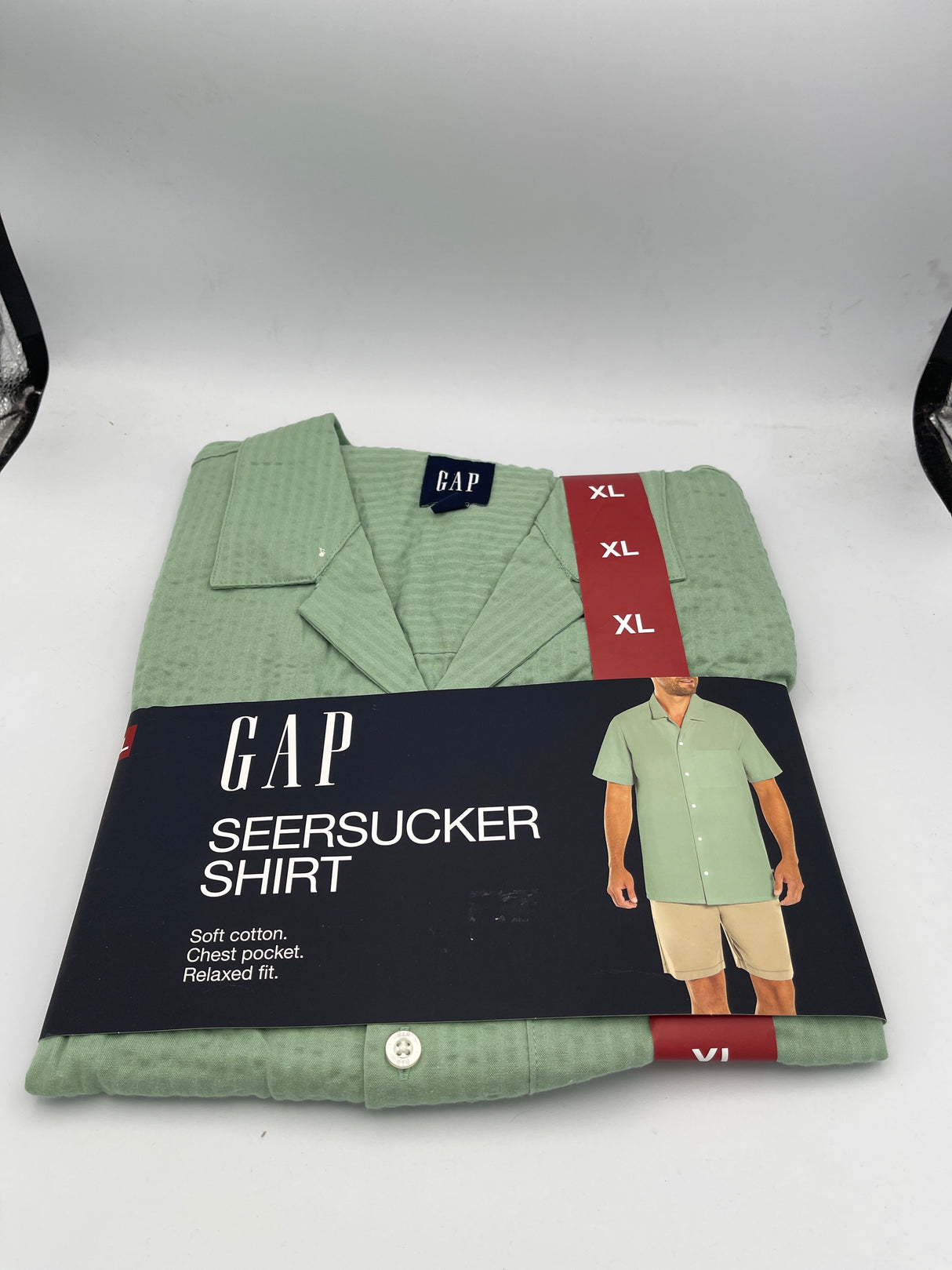 Gap Seer Sucker Button Up Shirt