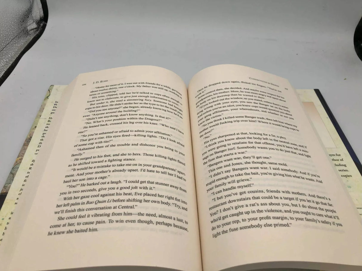 Connections in Death : An Eve Dallas Novel by J. D. Robb Hardcover PRE-OWNED