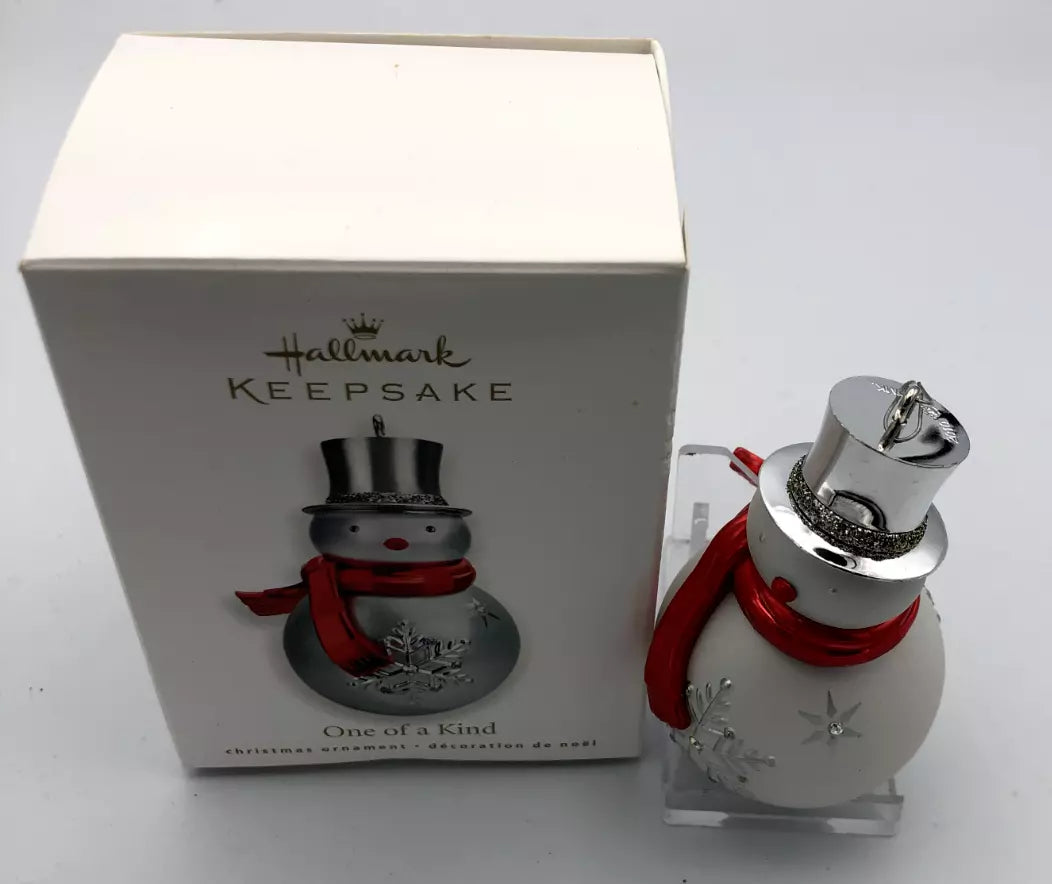 Hallmark Keepsake - One of a Kind Snowman Ornament - 2010