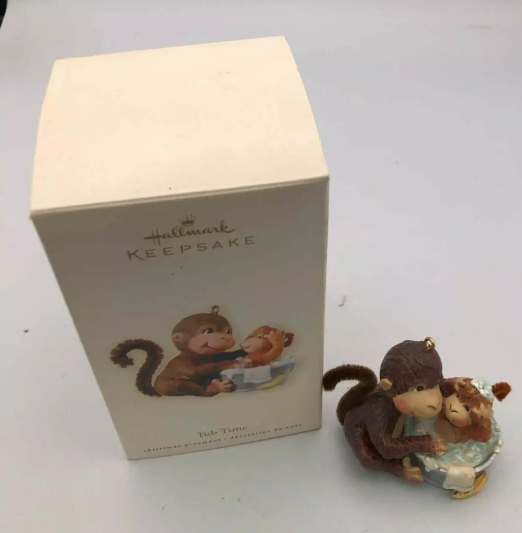 Hallmark Keepsake Tub Time Mama Monkey & Baby Christmas Ornament 2008 Holiday